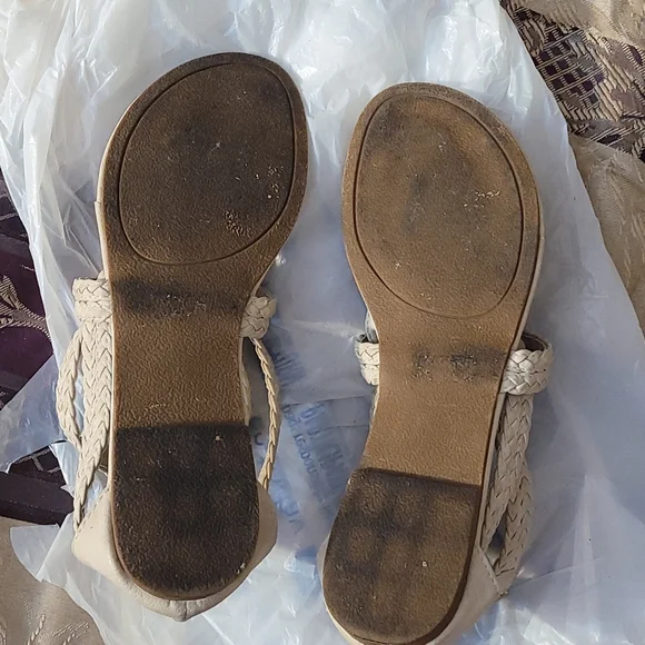 Cream/tan/beige women's sandals size 6 - Picture 7 of 7